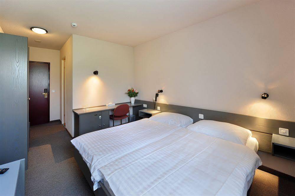 Hôtel des Mosaiques Orbe Extérieur photo